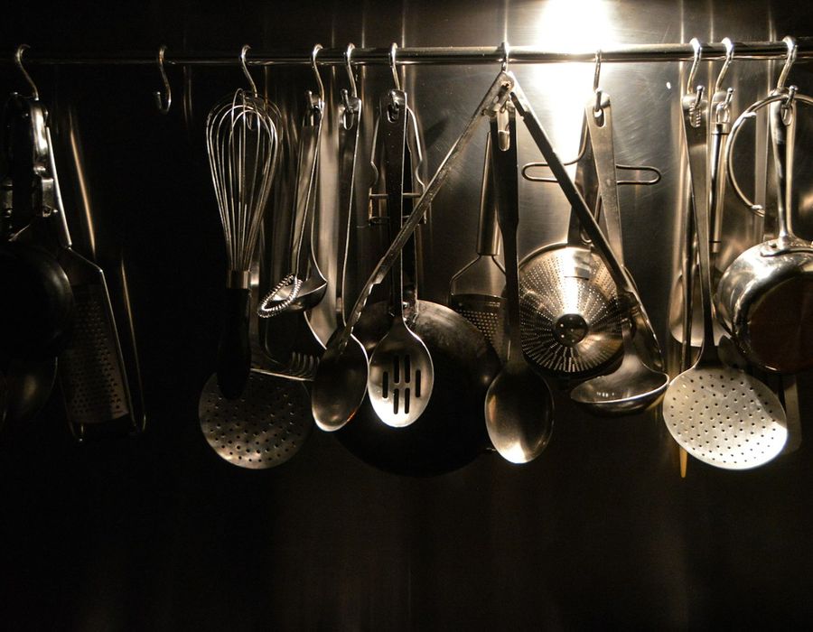 Utensílios domésticos pendurados